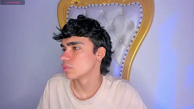 JoeCollins  online show from October 28, 2025, 9:03 pm