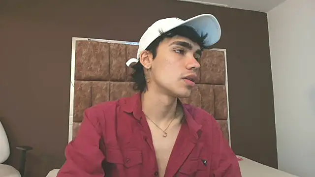 JoeCollins  online show from October 22, 2025, 9:24 pm