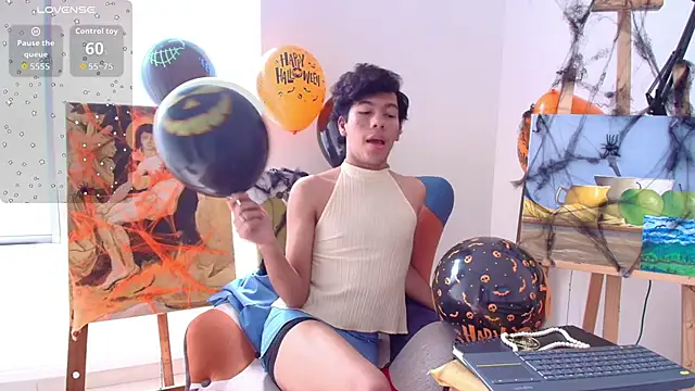 Snapshot of E_R_O_S_ chatting on October 24, 2025, 7:35 pm E R O S online show from October 24, 2025, 7:35 pm