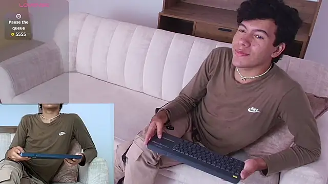 Snapshot of E_R_O_S_ chatting on September 24, 2025, 9:10 pm E R O S online show from September 24, 2025, 9:10 pm