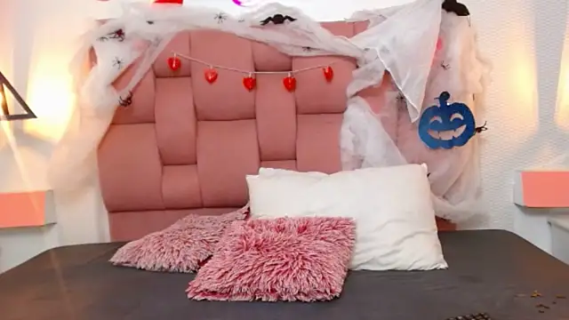 Lindacoopers online show from October 30, 2025, 12:03 pm