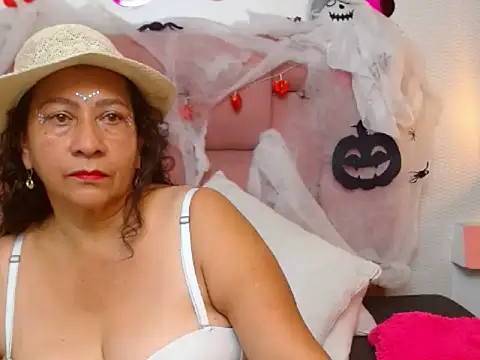 Lindacoopers online show from October 24, 2025, 3:44 pm