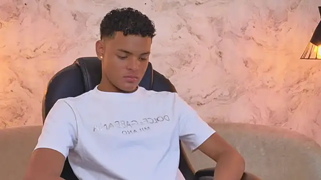 Valentino Thompson online show from October 1, 2025, 8:24 pm