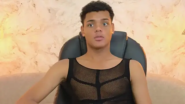 Valentino Thompson online show from September 22, 2025, 7:53 pm