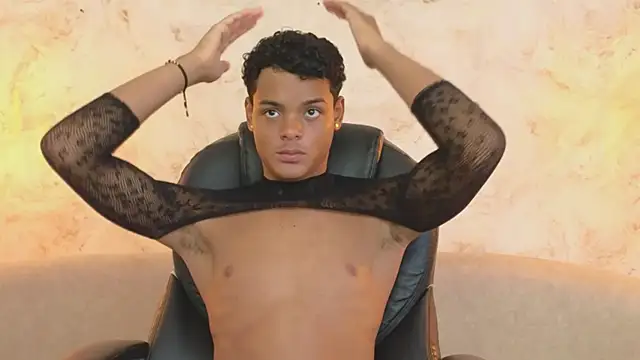 Valentino Thompson online show from September 27, 2025, 8:04 pm