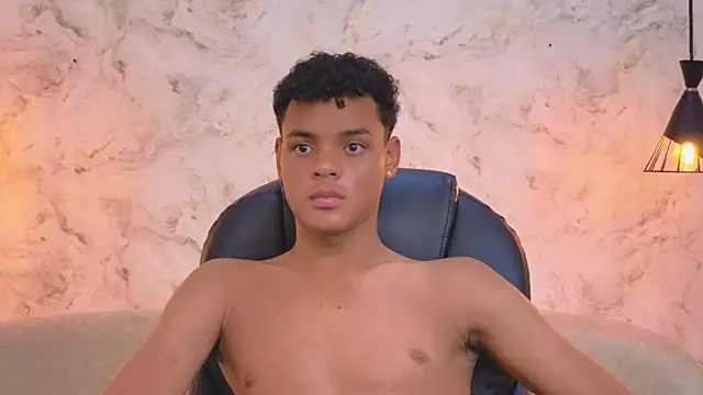 Valentino Thompson online show from October 16, 2025, 7:55 pm