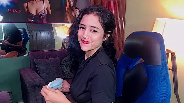 Snapshot of emily_rz1 chatting on October 15, 2025, 8:17 pm emily rz1 online show from October 15, 2025, 8:17 pm