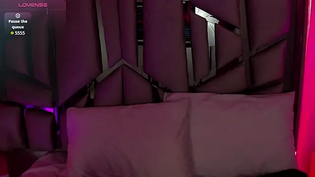  valeria saenz  online show from September 20, 2025, 3:22 am