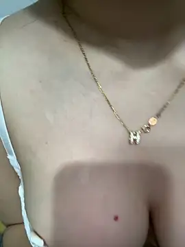 Snapshot of ZinzinLy chatting on September 20, 2025, 6:57 pm ZinzinLy online show from September 20, 2025, 6:57 pm