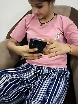 Snapshot of Student_girl2 chatting on October 1, 2025, 5:39 pm Student girl2 online show from October 1, 2025, 5:39 pm