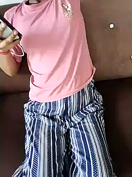 Snapshot of Student_girl2 chatting on September 28, 2025, 3:35 am Student girl2 online show from September 28, 2025, 3:35 am