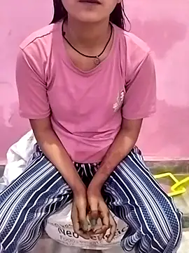 Snapshot of Student_girl2 chatting on October 31, 2025, 5:48 am Student girl2 online show from October 31, 2025, 5:48 am