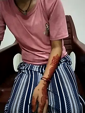 Snapshot of Student_girl2 chatting on October 8, 2025, 4:25 am Student girl2 online show from October 8, 2025, 4:25 am