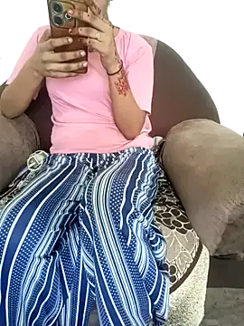 Snapshot of Student_girl2 chatting on September 18, 2025, 4:59 am Student girl2 online show from September 18, 2025, 4:59 am