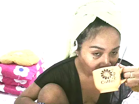 cutielhon online show from October 16, 2025, 7:38 am