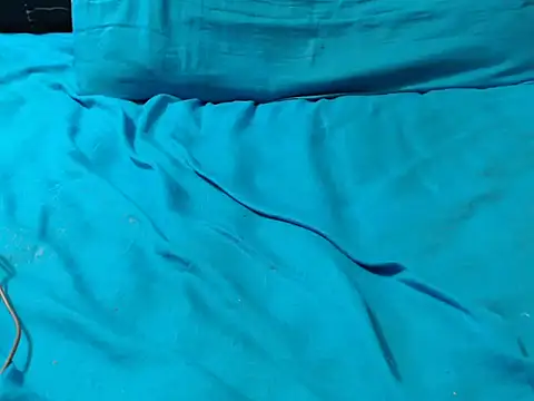 BeverlyQueen14 online show from October 2, 2025, 5:44 am