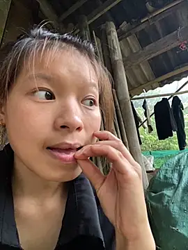 Snapshot of Mai_bb chatting on October 7, 2025, 8:48 am Mai bb online show from October 7, 2025, 8:48 am