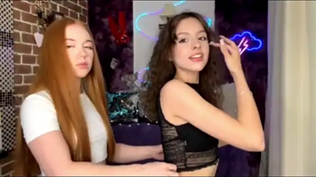 SpicyLolaSugarMaya online show from September 22, 2025, 11:38 am