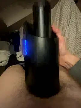 Snapshot of eltet12 chatting on November 3, 2025, 6:33 pm eltet12 online show from November 3, 2025, 6:33 pm