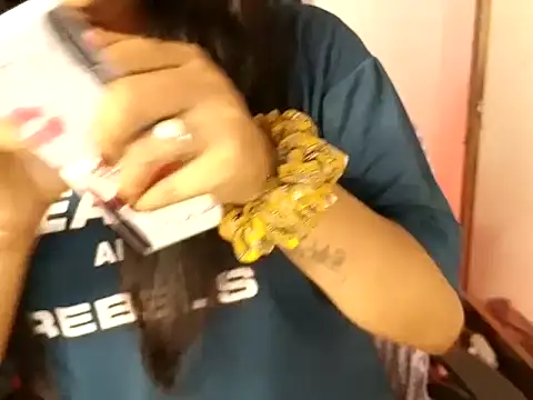 Snapshot of mansi201 chatting on October 6, 2025, 1:56 pm mansi201 online show from October 6, 2025, 1:56 pm