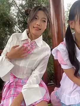 xixi 28 online show from October 3, 2025, 2:59 am