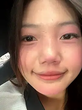 xixi 28 online show from September 27, 2025, 2:18 am