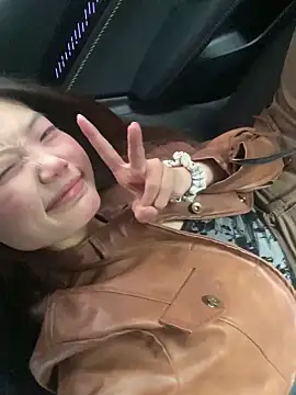 xixi 28 online show from September 23, 2025, 2:40 am