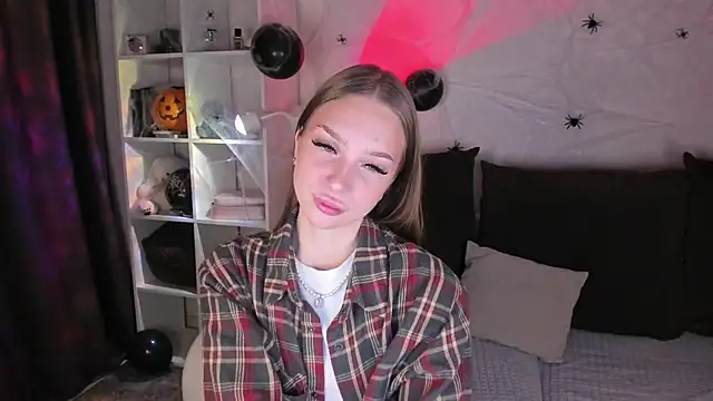 AliceLababy  online show from October 27, 2025, 4:24 am