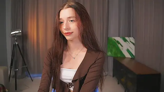 RoxieBolich online show from September 20, 2025, 1:38 pm