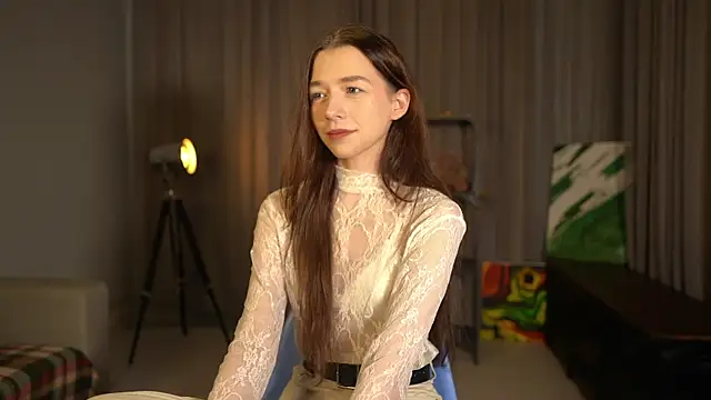 RoxieBolich online show from October 26, 2025, 1:44 pm