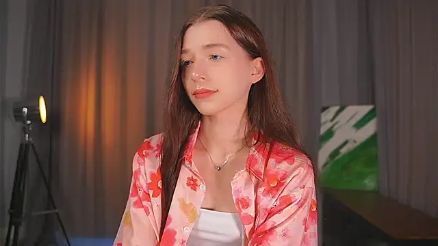 RoxieBolich online show from September 22, 2025, 1:39 pm