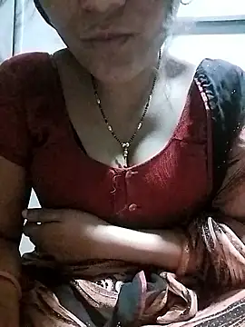 Hottestgirll online show from October 10, 2025, 7:36 pm