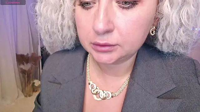 Snapshot of Lilit_1Love chatting on October 21, 2025, 3:33 pm Lilit 1Love online show from October 21, 2025, 3:33 pm