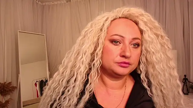 Snapshot of Lilit_1Love chatting on October 2, 2025, 4:21 pm Lilit 1Love online show from October 2, 2025, 4:21 pm