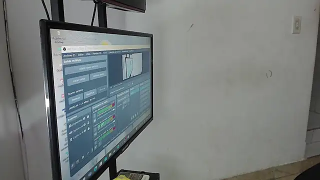 Snapshot of catalina_hard_love chatting on October 23, 2025, 12:42 am catalina hard love online show from October 23, 2025, 12:42 am