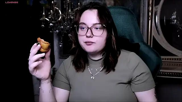 KatrinClark online show from September 26, 2025, 4:25 pm