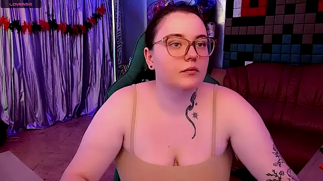 KatrinClark online show from October 14, 2025, 5:02 pm