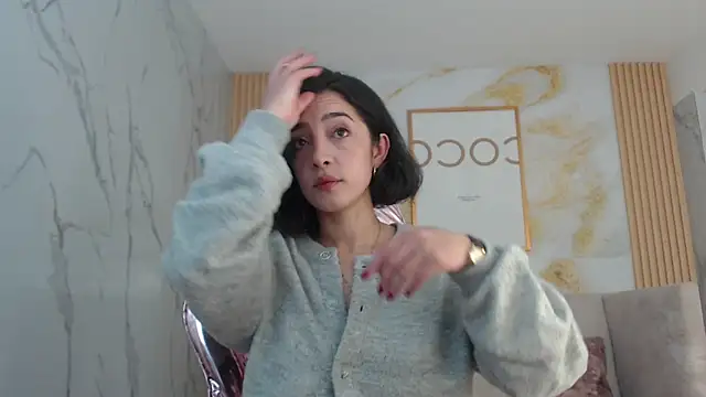 sara lopez s online show from October 2, 2025, 1:47 pm