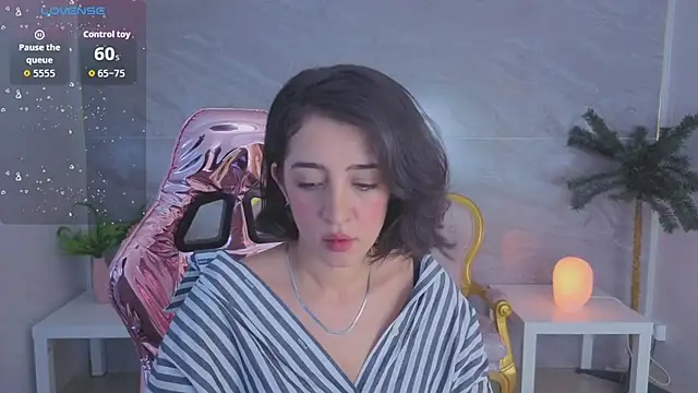 Snapshot of sara_lopez_s chatting on February 22, 2026, 2:47 am sara lopez s online show from February 22, 2026, 2:47 am