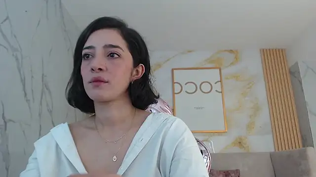 sara lopez s online show from October 3, 2025, 1:23 pm