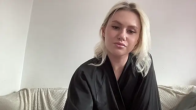 Snapshot of ElaraLuxxxe chatting on September 24, 2025, 10:00 am ElaraLuxxxe online show from September 24, 2025, 10:00 am