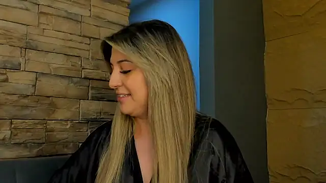 SophiaDior  online show from October 9, 2025, 11:44 am