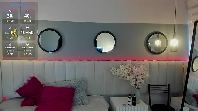 Mila Hank  online show from September 29, 2025, 12:55 pm