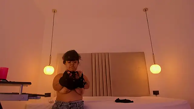 Snapshot of PamelaBonnet_mml chatting on October 25, 2025, 7:58 pm PamelaBonnet mml online show from October 25, 2025, 7:58 pm