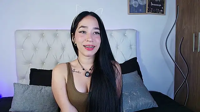 Natsu inu online show from September 16, 2025, 3:18 am