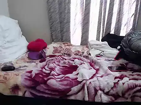 Snapshot of DarkskinGirl01 chatting on October 3, 2025, 10:17 am DarkskinGirl01 online show from October 3, 2025, 10:17 am