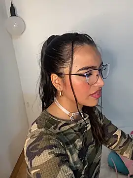 Mia ferrari 1 online show from September 11, 2025, 11:21 am
