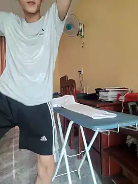 Snapshot of thienlong05 chatting on October 12, 2025, 2:24 am thienlong05 online show from October 12, 2025, 2:24 am