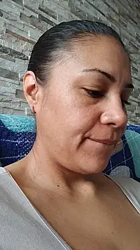 KittyHoleshot87 online show from October 27, 2025, 3:35 pm