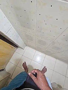 Snapshot of Gamecoc chatting on October 12, 2025, 5:36 pm Gamecoc online show from October 12, 2025, 5:36 pm